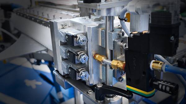 Hot Melt Glue Labelling Machines