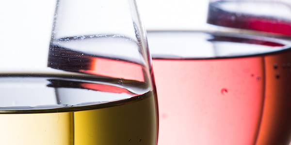 Etiquetadoras para la Industria del Vino y las Bebidas Espirituosas