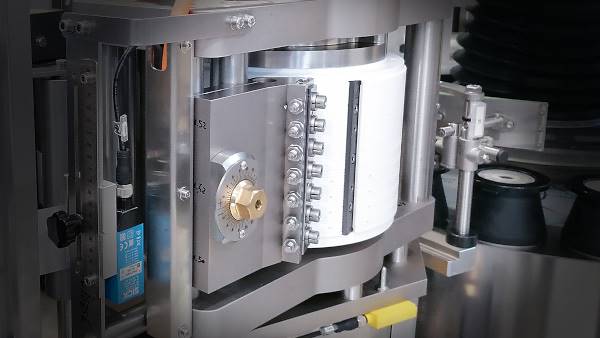 Macchine Etichettatrici alimentate a Bobina